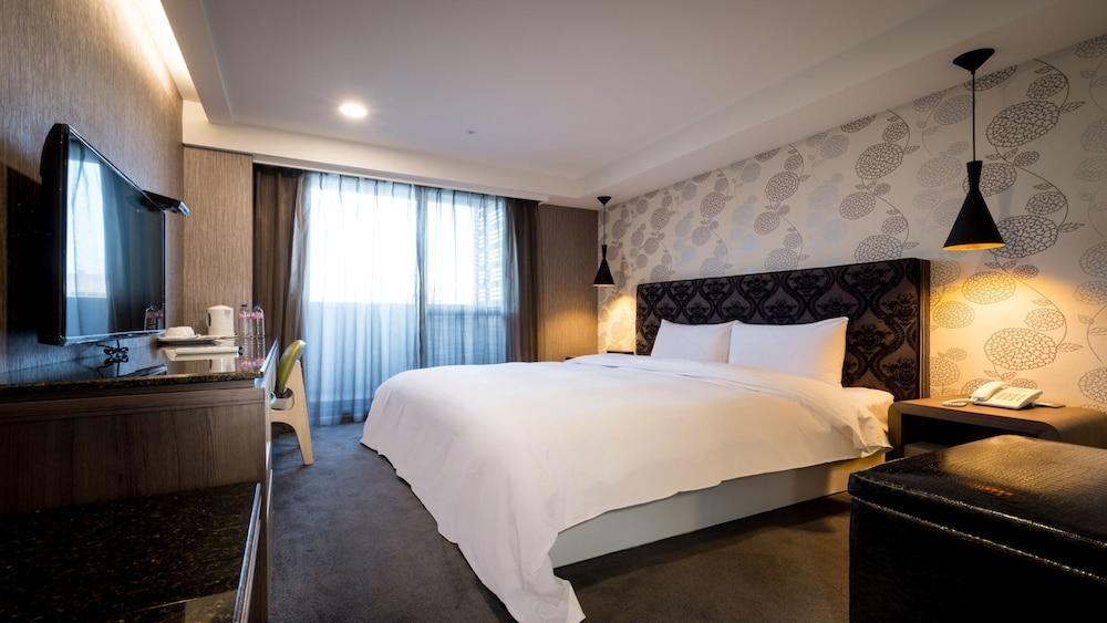 Zaw Jung Business Hotel Taichung Exterior foto