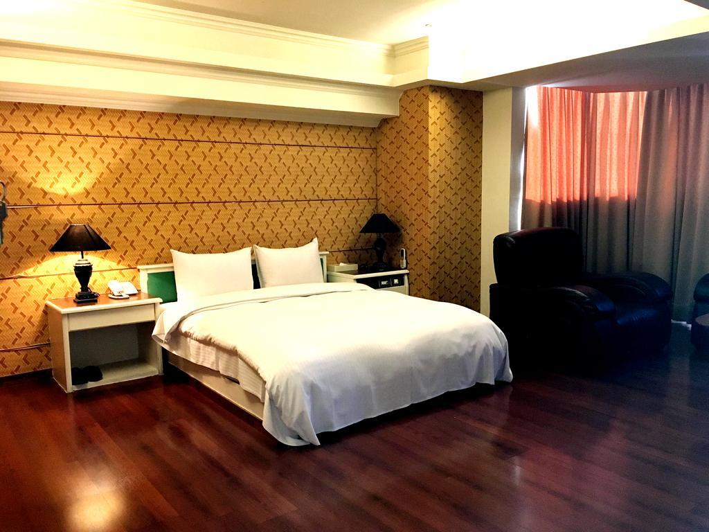 Zaw Jung Business Hotel Taichung Exterior foto